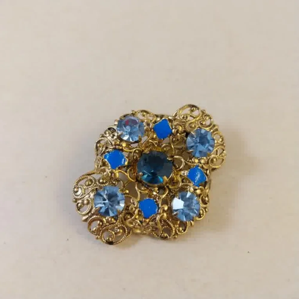 Vintage Czech Gold-Tone Blue Crystal Floral Brooch - Women's Jewelry - Picture 8 of 9